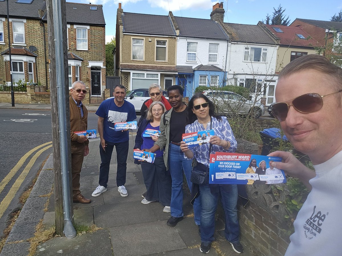 ChrisDey4Grange's tweet photo. A busy weekend of Campaigning
We need to end 16 year of Labour's dreadful mismanagement of Enfield. Plenty of residents agree and will vote for @Conservatives to save Enfield.
🌳Save our Green Belt
🚮 Bring back weekly bin collections
🚧 Rip out the LTNs
#saveEnfield #may7th https://t.co/ErCXQS148i