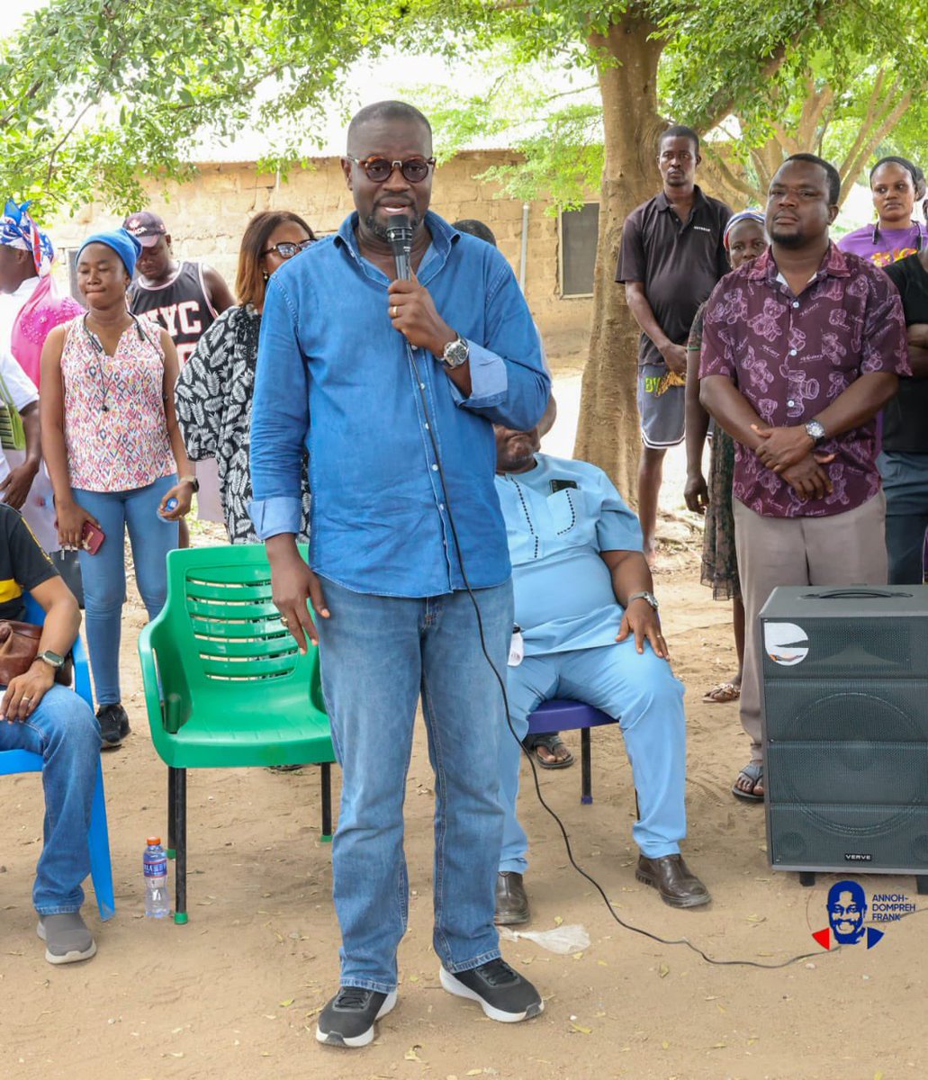 KaakyireMa2957's tweet photo. Water for the people, development in action @FAnnohDompreh has commissioned 5 water projects in Amanfro, Oparekrom, Djankrom East, Akwane Dobro & Papito to improve access to clean water in Nsawam-Adoagyiri.
#FADTOASO
#BawumiaForPresident2028
#DevelopmentInAction https://t.co/AFeb1Cl2xU