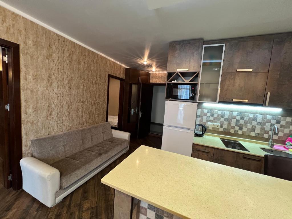 gtravel001's tweet image. #فندق_اليوم
Sea Towers Apart Hotel: اللوبي مش كبير، بس المعاملة حلوة، وطاقمهم يساعدك بتوصيات المطاعم البحرية 🍤🤤. #Foodie #Batumi

📞 للحجز تواصل واتساب 📱:  wa.me/995555553007