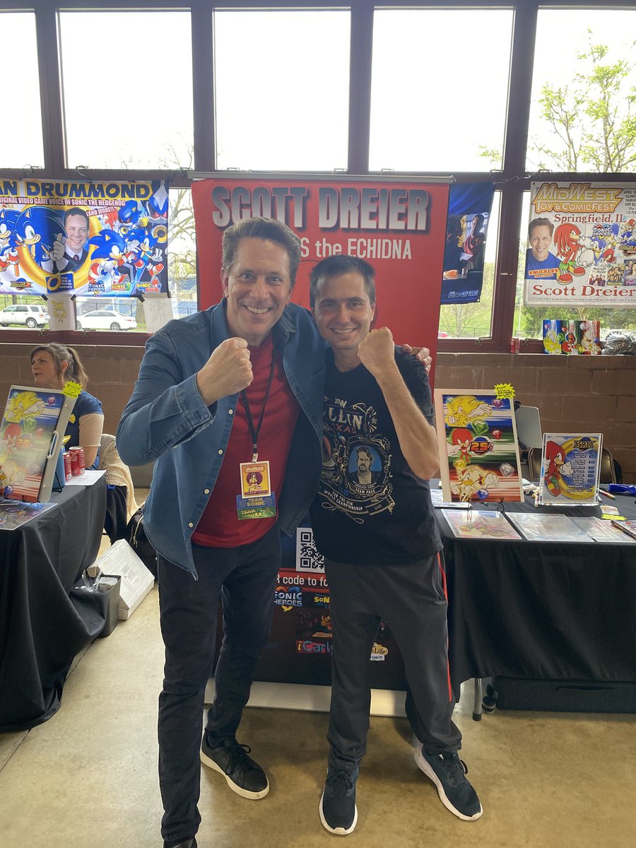 DavidL12645's tweet photo. Got to meet @RYANtheDRUMMOND @TheScottDreier and @HumphreyReal https://t.co/8b4MX0xPhk