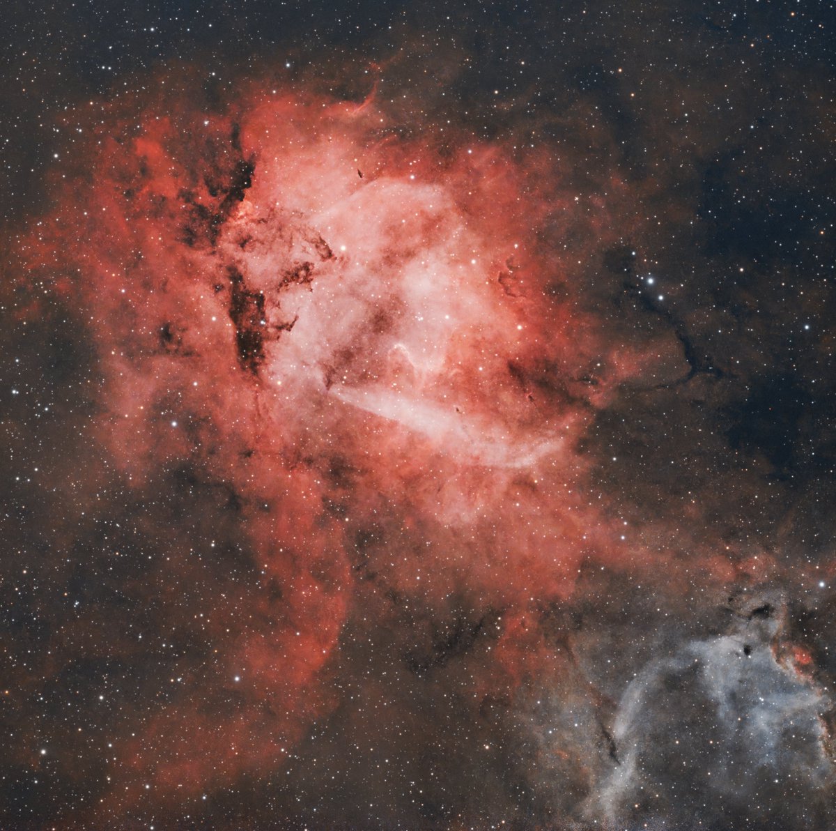 tadpoleastro's tweet photo. More 2025 editing backlog! Sh2-132 the Lion Nebula from Bortle 9 Berwyn. 26 Hrs captured over 8 clear nights last fall. More details in Telescopius, Astrobin. Thanks for looking, Clear Skies! 

TS Optics 90
ZWO 533MC Pro
SW Eq6R Pro
Optolong L-Ult
318 x 300s

#astrophotography https://t.co/xF9sUaHZv9