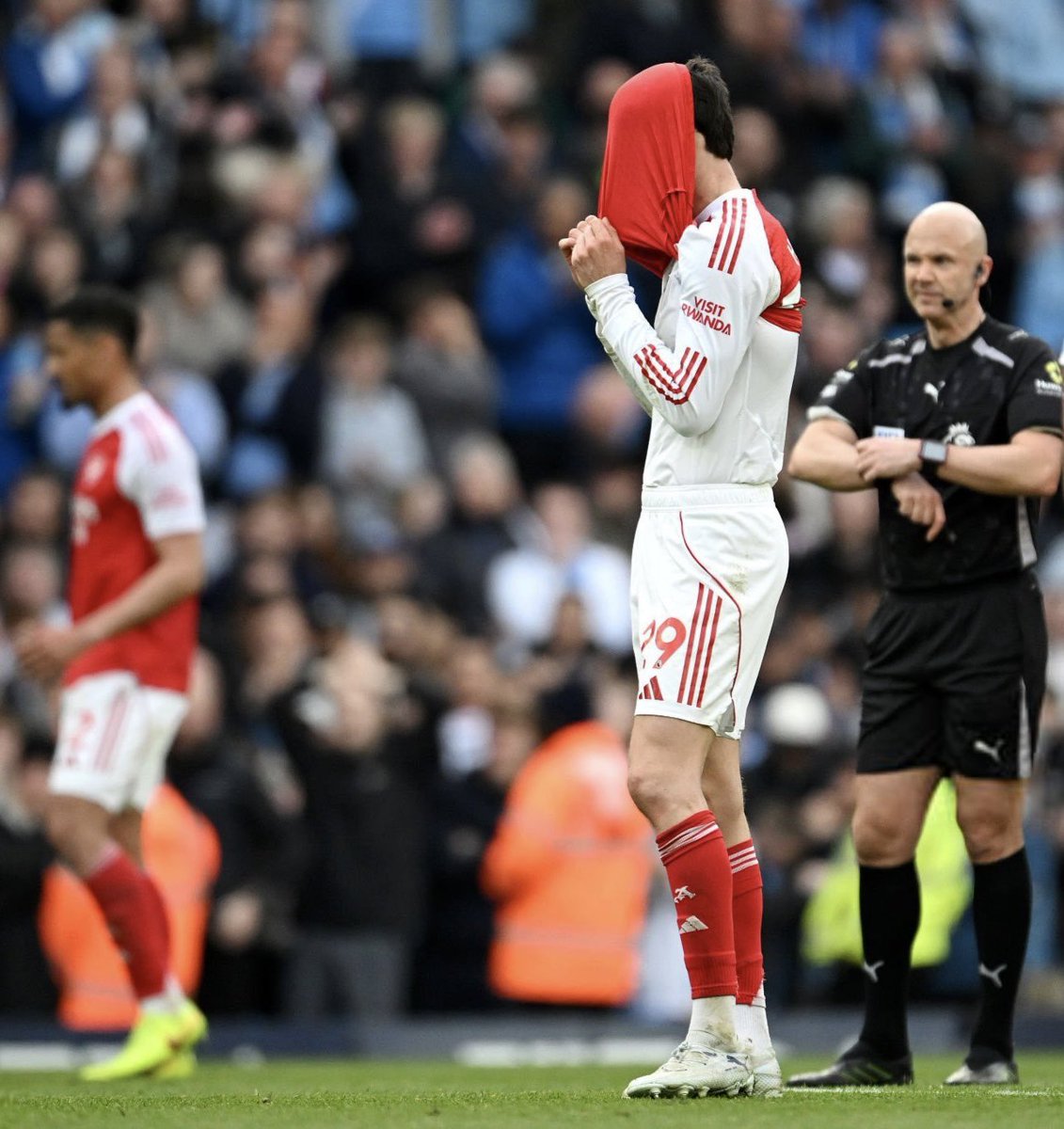 Arsenal tag HQ tweet media