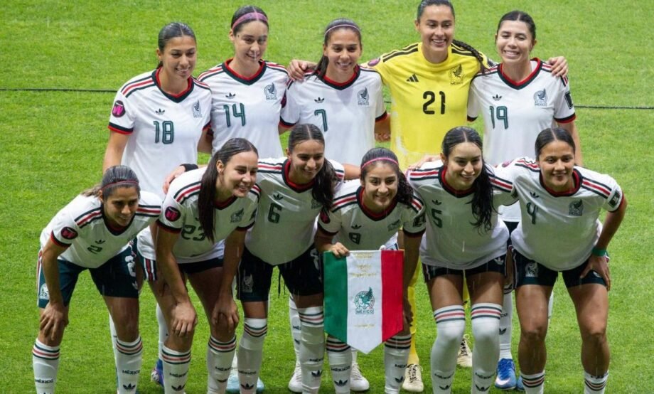 OnceNoticiasTV's tweet image. 🇲🇽⚽️ ¡Goleada histórica y boleto a Brasil!

@Miseleccionfem arrasa 6-0 a #PuertoRico en el Nemesio Diez y asegura su lugar en la fase final de la eliminatoria mundialista femenil.

🔥 Así fue la gran noche del Tri y lo que viene en el camino rumbo al #Mundial. 👇🏻

#OnceNoticias