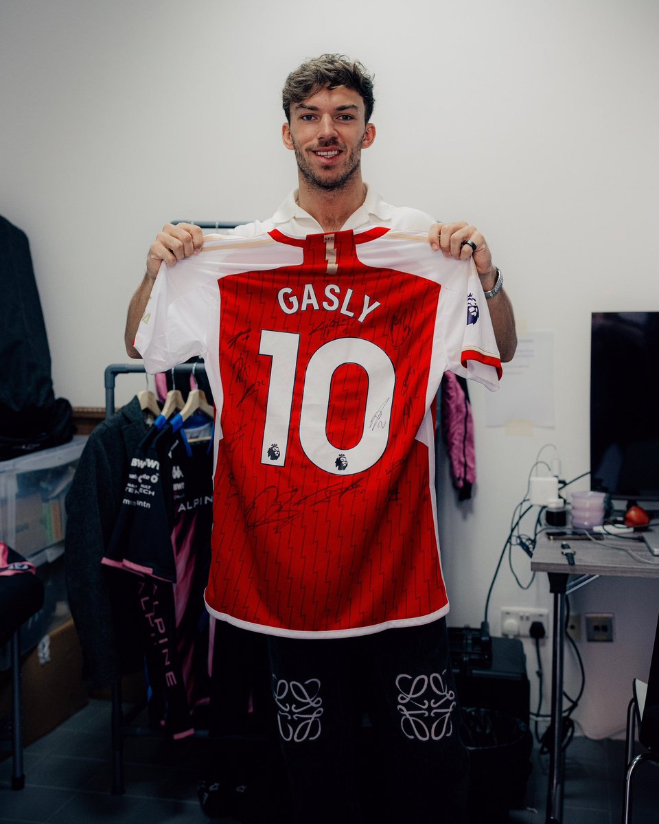 Fifth Gear tweet media