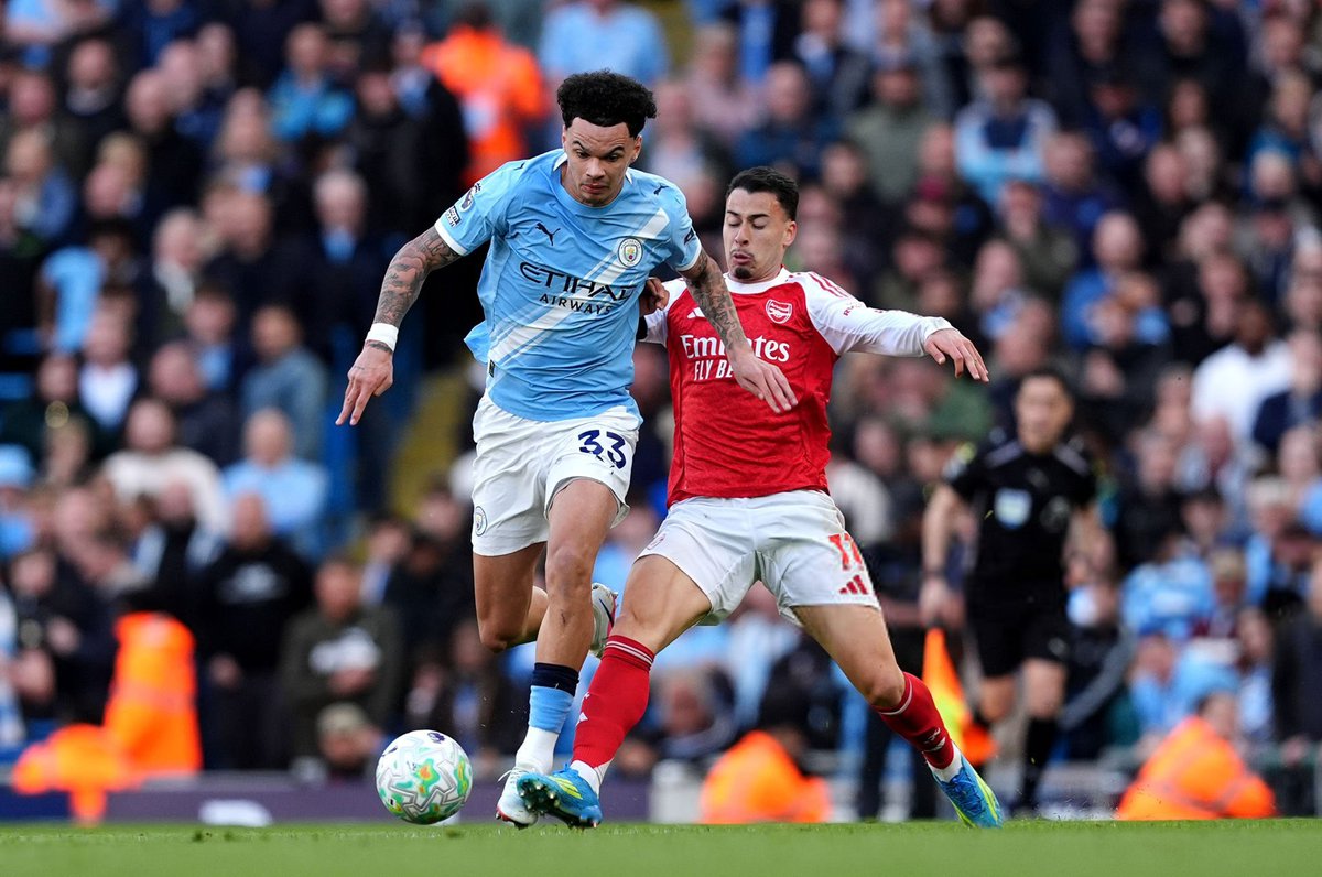 é piada o que joga bola esse mlk… 21 anos e simplesmente não sente pressão, parece que é profissional há 10 anos

mais uma vez contra o arsenal fazendo uma partidassa… virando carrasco. Nico O’Reilly está apenas começando sua história no City e já é tudo isso.