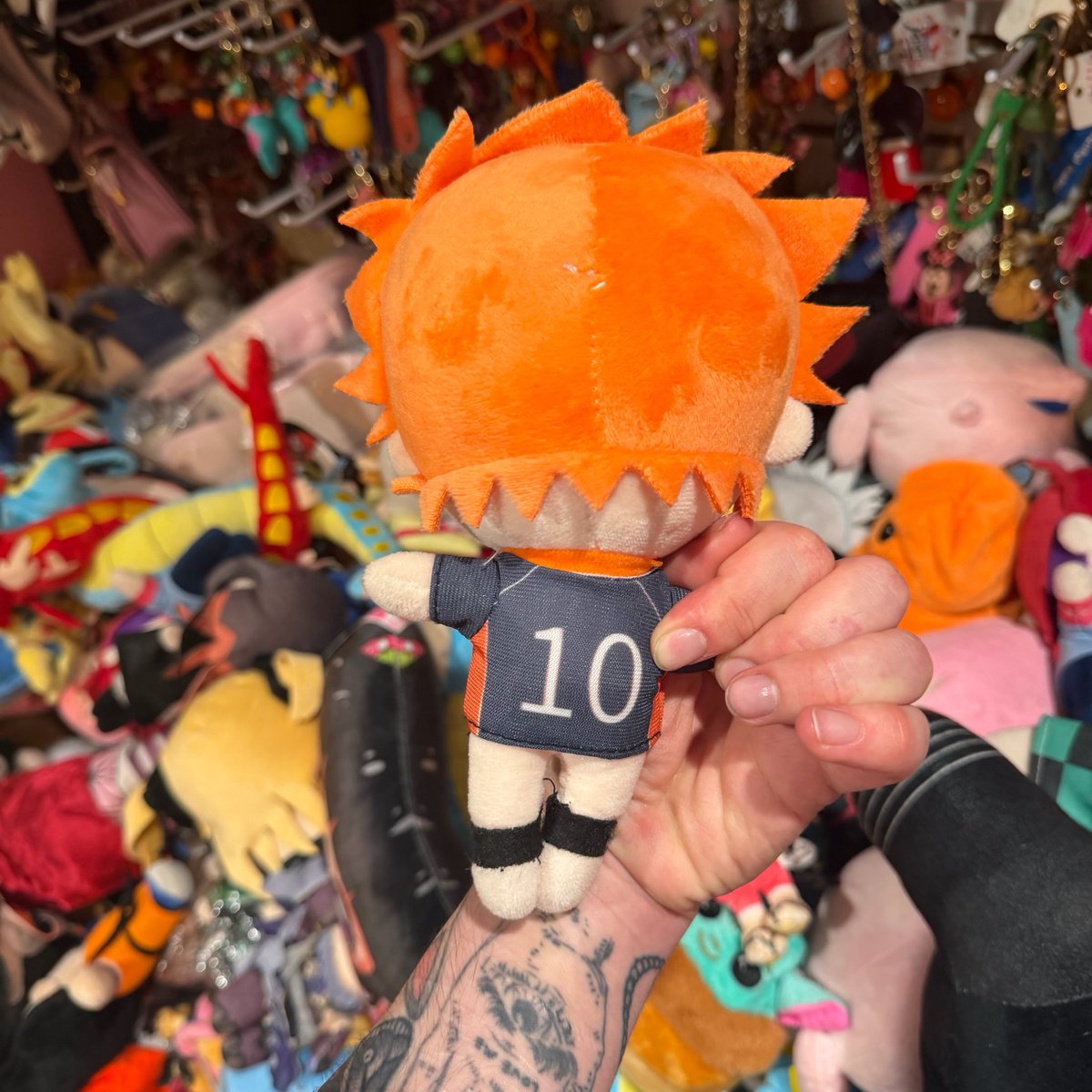 kghnward's tweet photo. the bootleg anime store in los angeles has a hinata plushie and they didn’t give him pants 😭😭 https://t.co/1uUjKnI9yQ