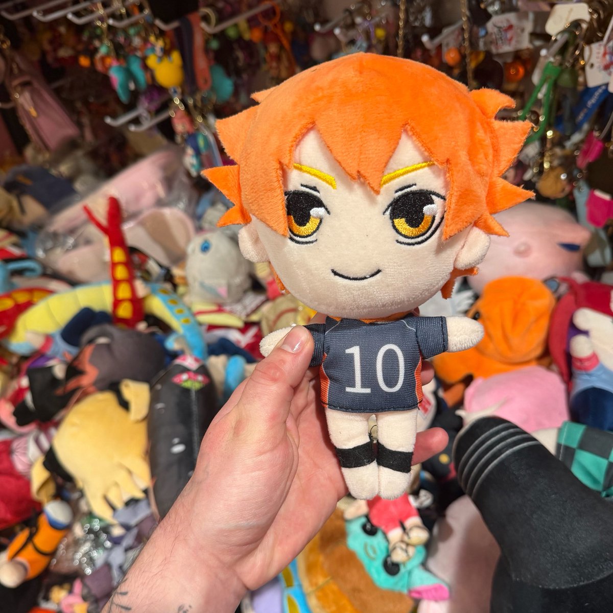 kghnward's tweet photo. the bootleg anime store in los angeles has a hinata plushie and they didn’t give him pants 😭😭 https://t.co/1uUjKnI9yQ