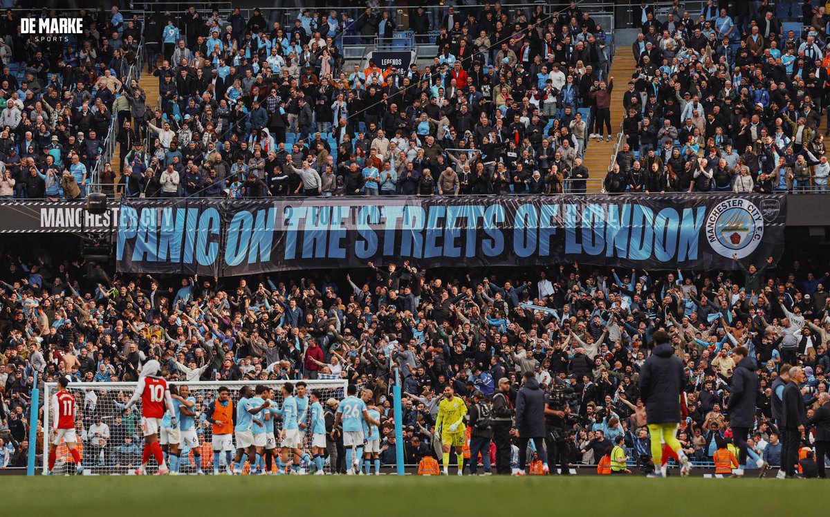 Cyrus_Intel88's tweet photo. As soon as the match ended, a banner unfurled by City fans read: 

"Panic on the streets of London." https://t.co/g0j2j2RJLM