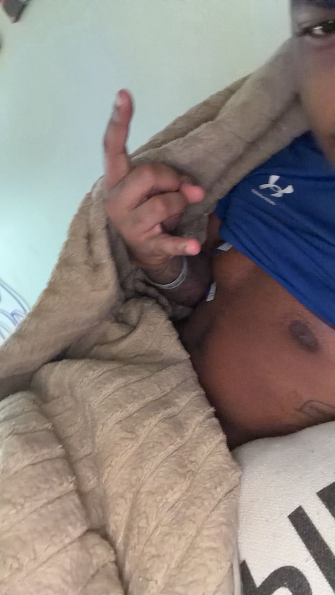 derrick tweet media