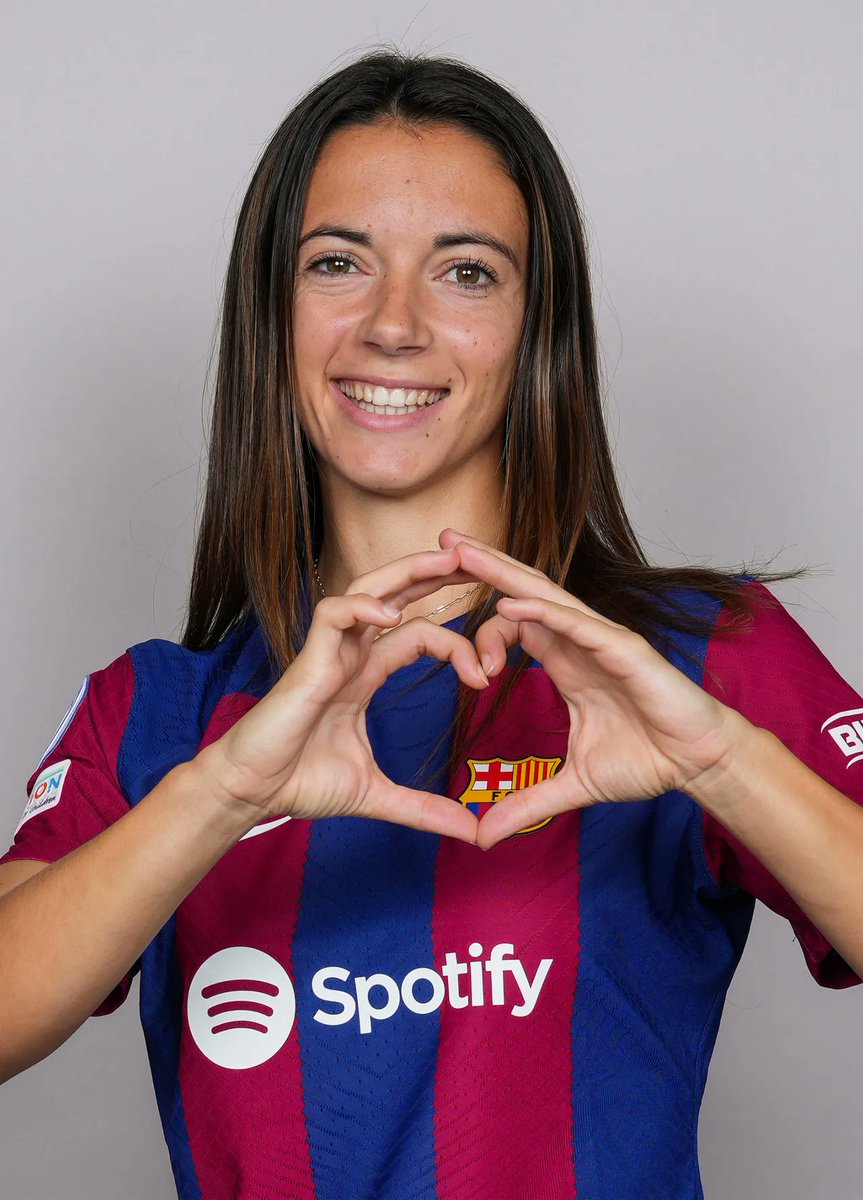 Bonmatimessi's tweet photo. we're possibly gonna be seeing aitana bonmatí return to the lineup on wednesday i'm so excited https://t.co/81YzWEBQls