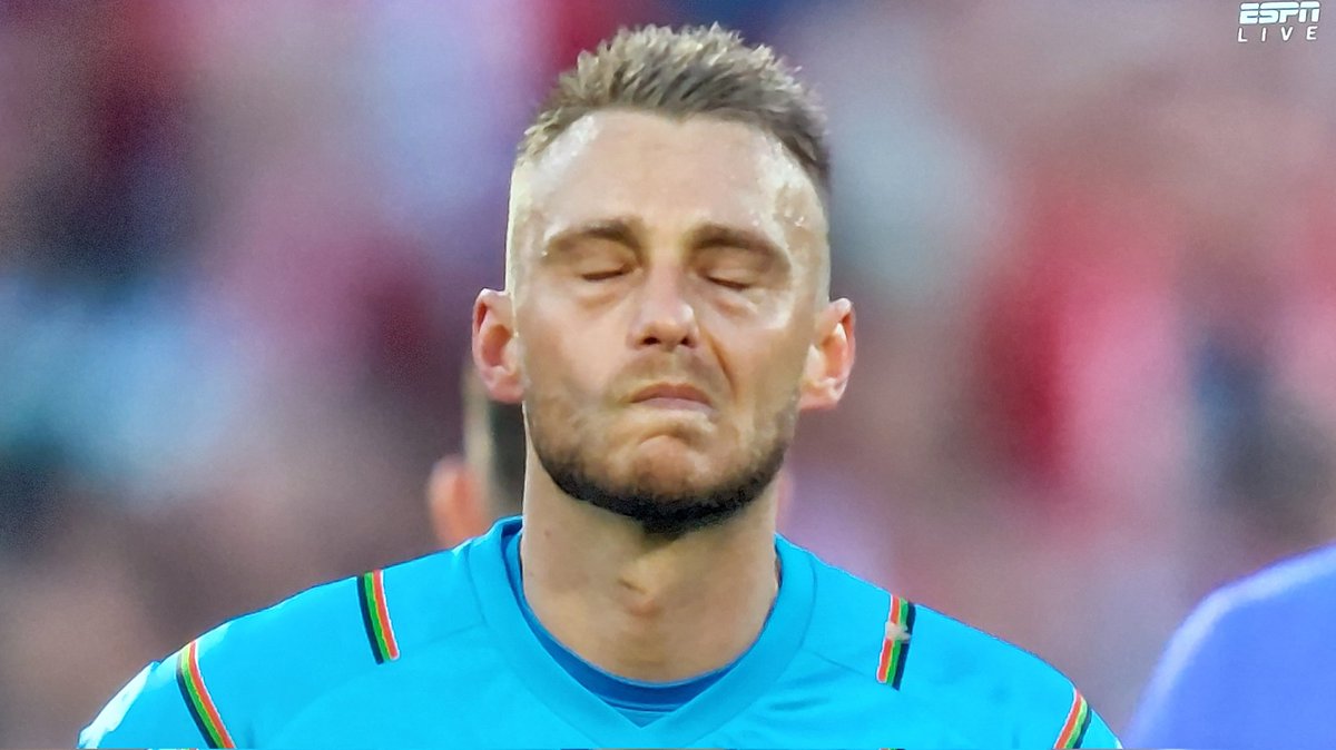 Plakplaat tweet media