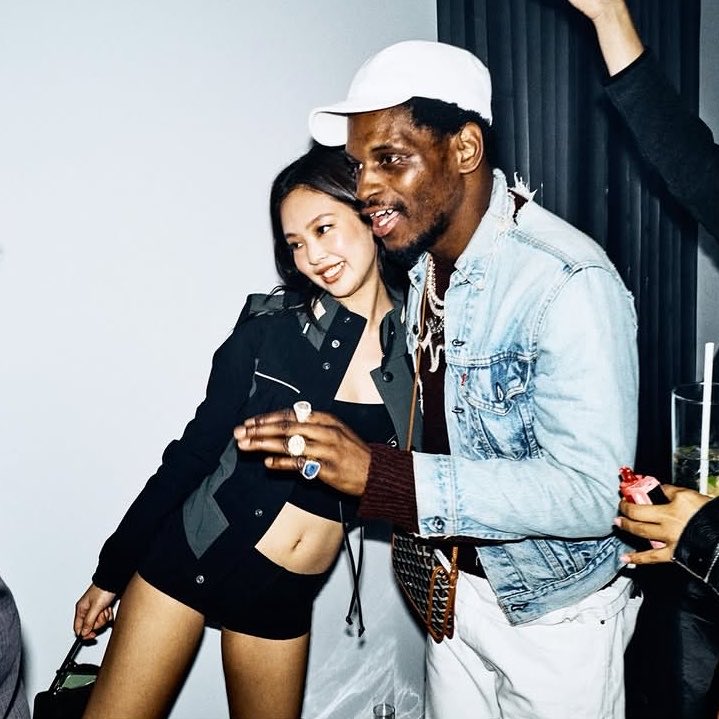 She looks so cute and pretty🫠