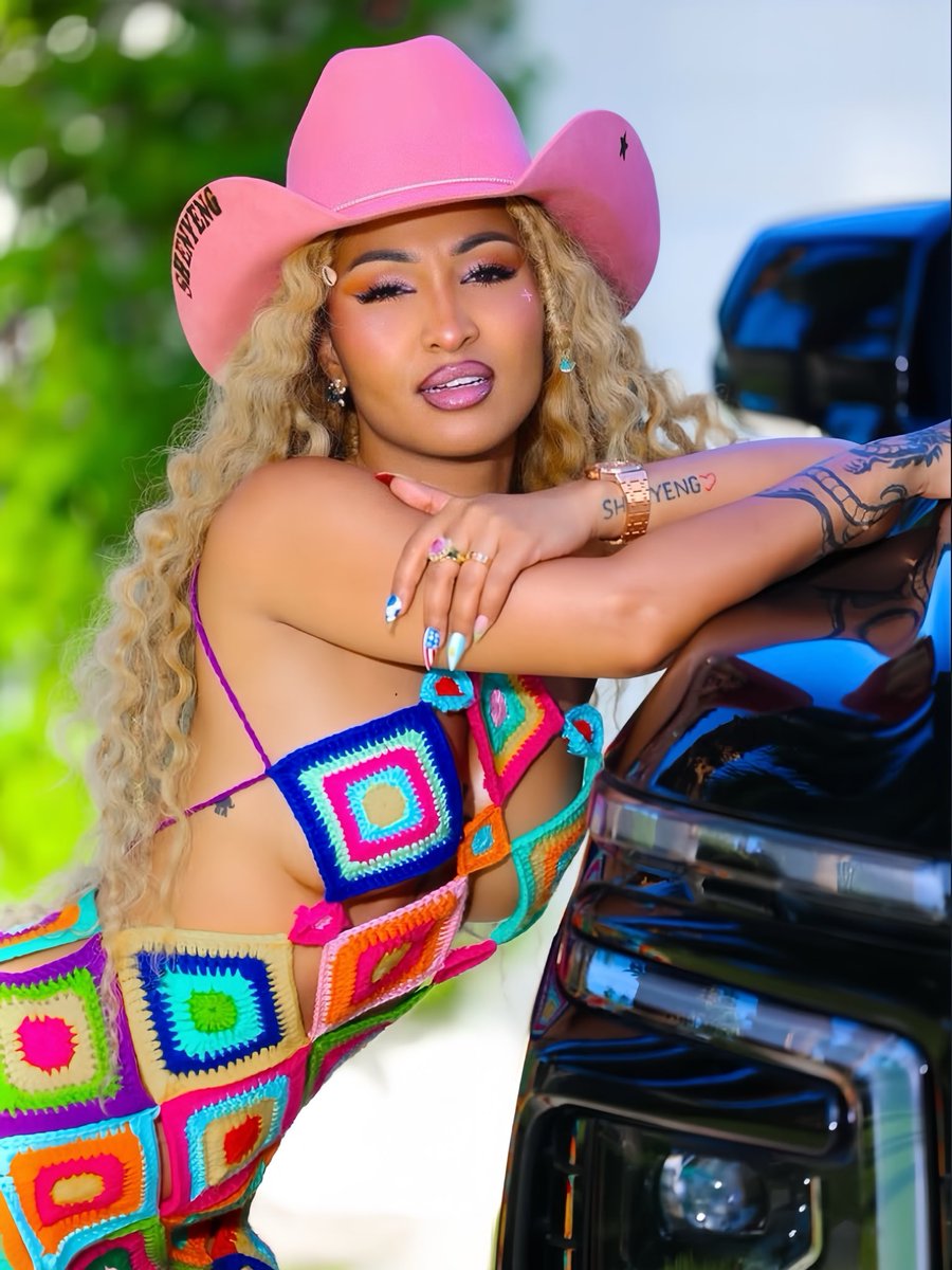 Shenseea's outfit for Coachella 🩷✨