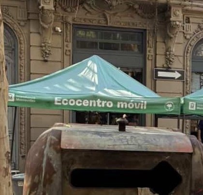 AMW140's tweet photo. Lo bueno de esto es que en la feria funciona un #EcoCentro de la @montevideoIM https://t.co/IfjkItsMI1
