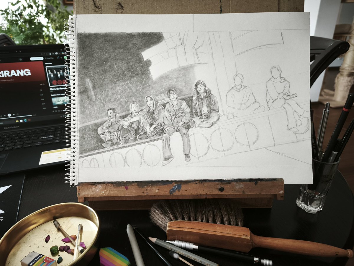 Annika_2402's tweet image. Sunday art update 😊
I managed to draw a bit at the weekend and the first piece of the 'Arirang on Stage' series is slowly coming to life. It's still far from being finished but I'm sharing the work process in case someone's interested😉
#ArtForBangtan #pencildrawing #BTSfanart