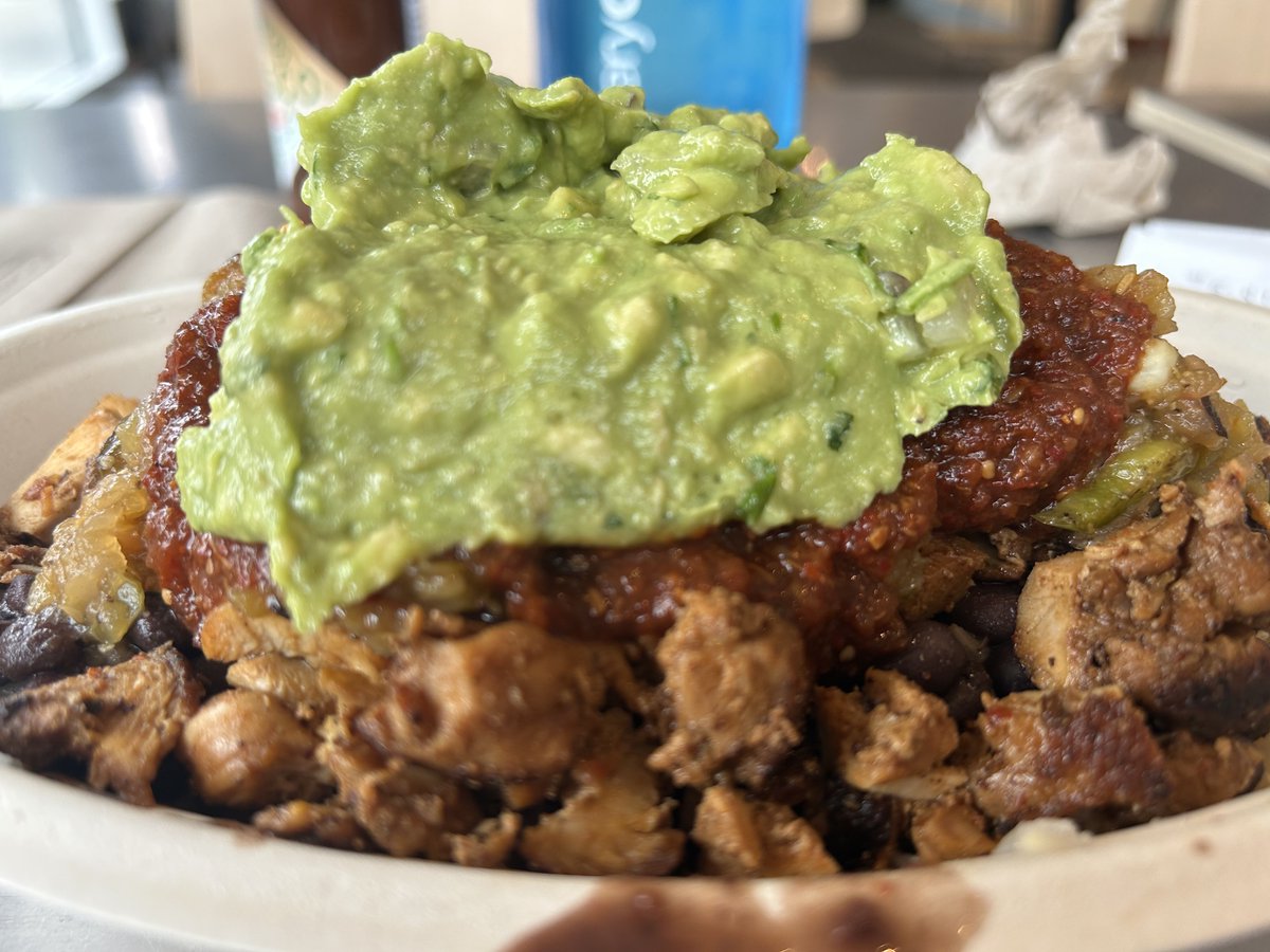 ctsmithiii's tweet image. #chipotle burrito bowl 5,416. Thanks Keisha, Lyric, Ramona, Isaiah, and ⁦@ChipotleTweets⁩