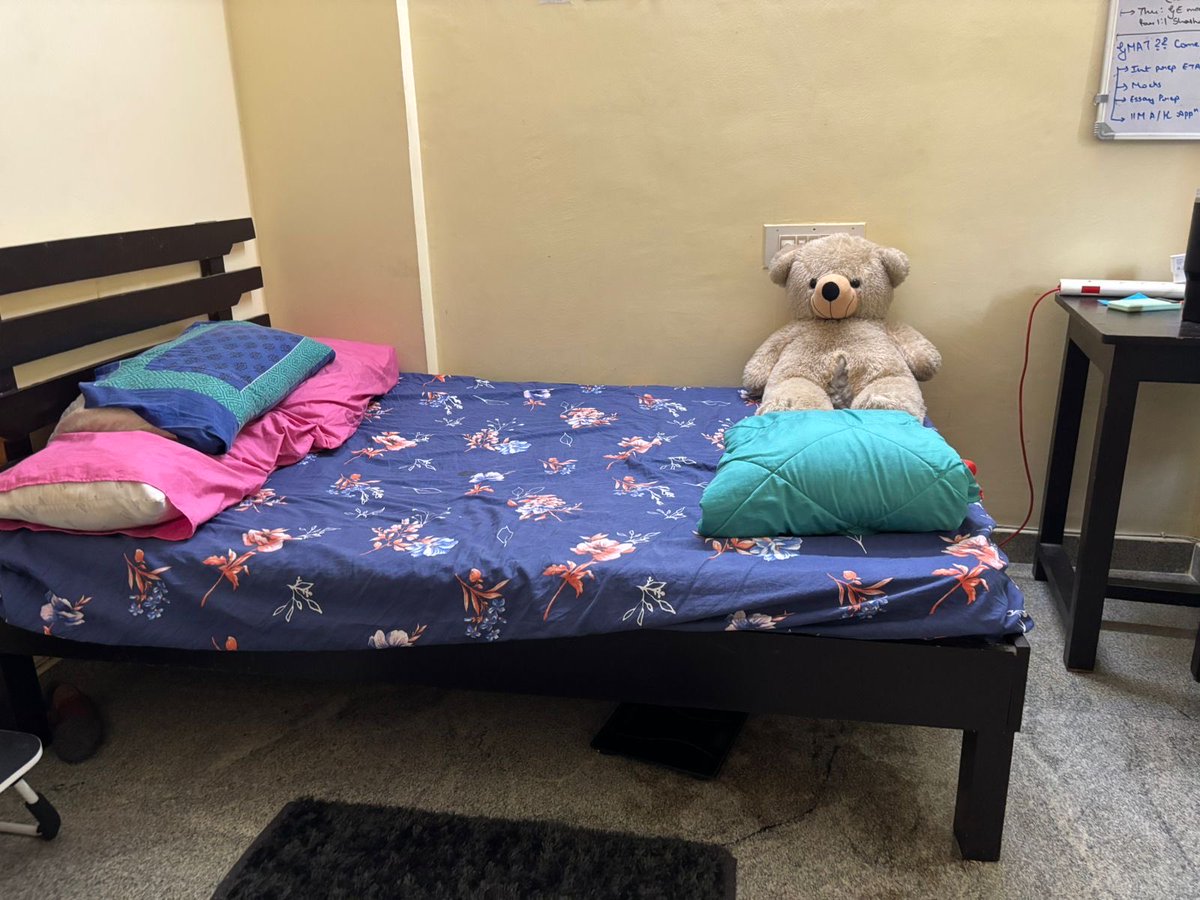 AvniAjay's tweet photo. A bit about preferences - I'm a non-vegetarian and would prefer someone similar. Also looking for someone friendly, easygoing, and social who's up for the occasional chat or shared meal, while also respecting personal space 😊 https://t.co/Q8phpm17e6