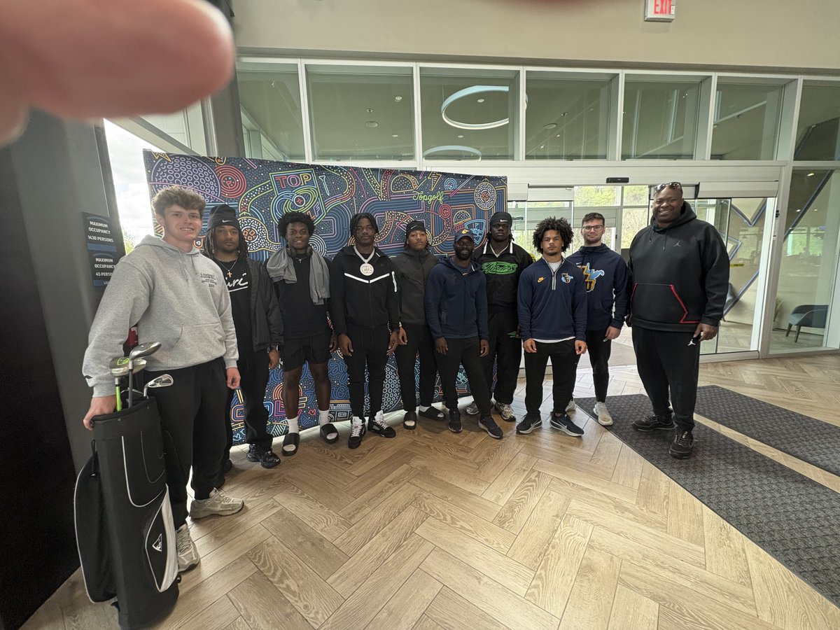 CoachJ_Boulware's tweet photo. Making memories. 🙏🏾 https://t.co/q9Ma8yZo11