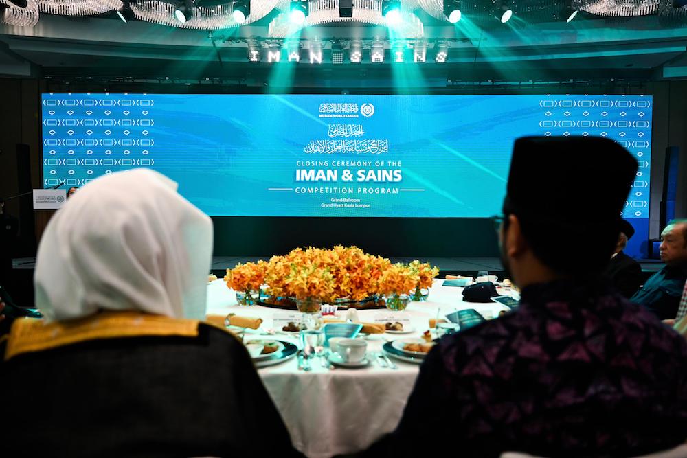 arabnews's tweet image. #PHOTOS: Head of the Muslim World League and inaugurated the Global Council for Scientific Miracles in the Holy Qur’an and Sunnah in #Malaysia @MWLOrg_en arab.news/zecbk