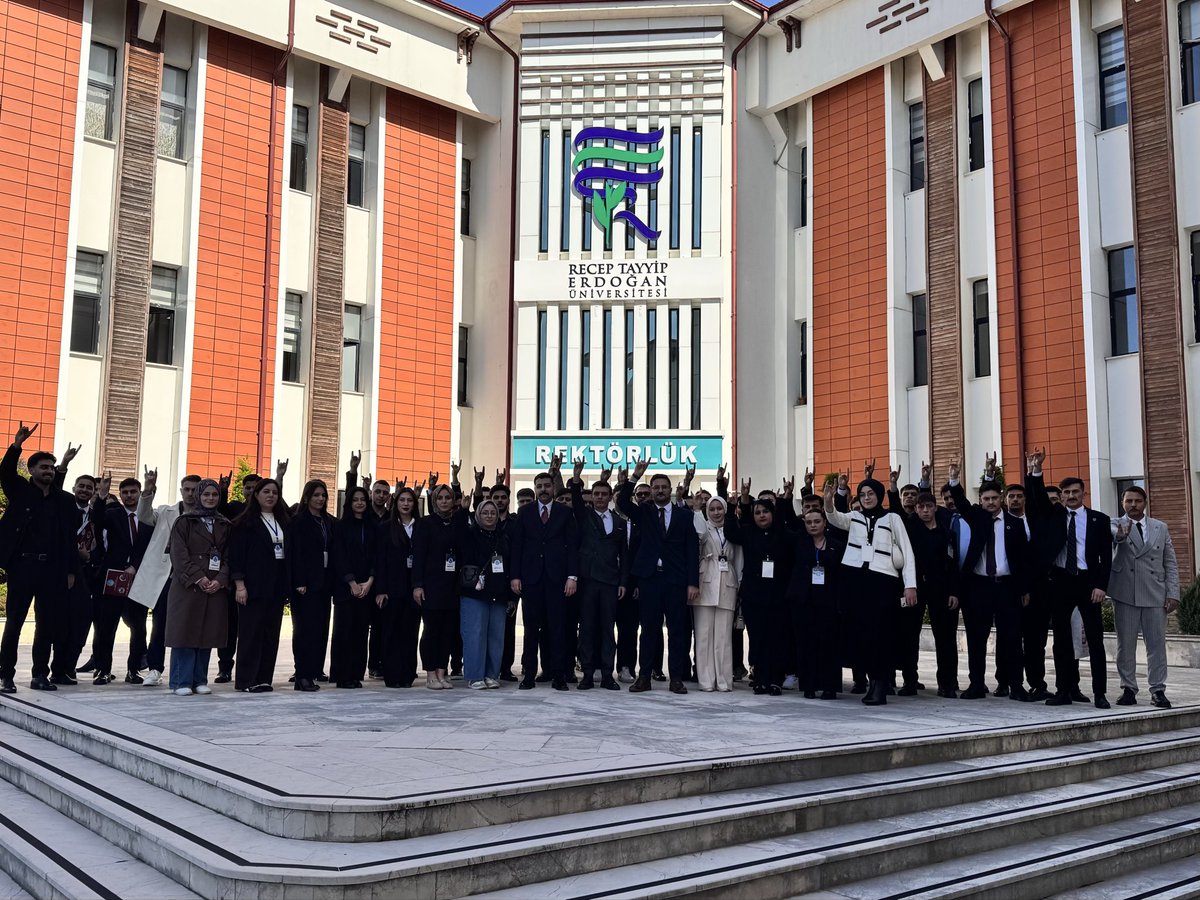 Ülkü Ocakları Rize İl Başkanlığı Üniversiteler Biriminin ev sahipliğinde; Giresun, Artvin, Ordu, Trabzon, Gümüşhane ve Bayburt Üniversiteler birimleriyle birlikte düzenlenen “Genç İrade Meclisi Karadeniz” programının ikinci gününe katılım sağladık.
Gerçekleştirilen meclis
