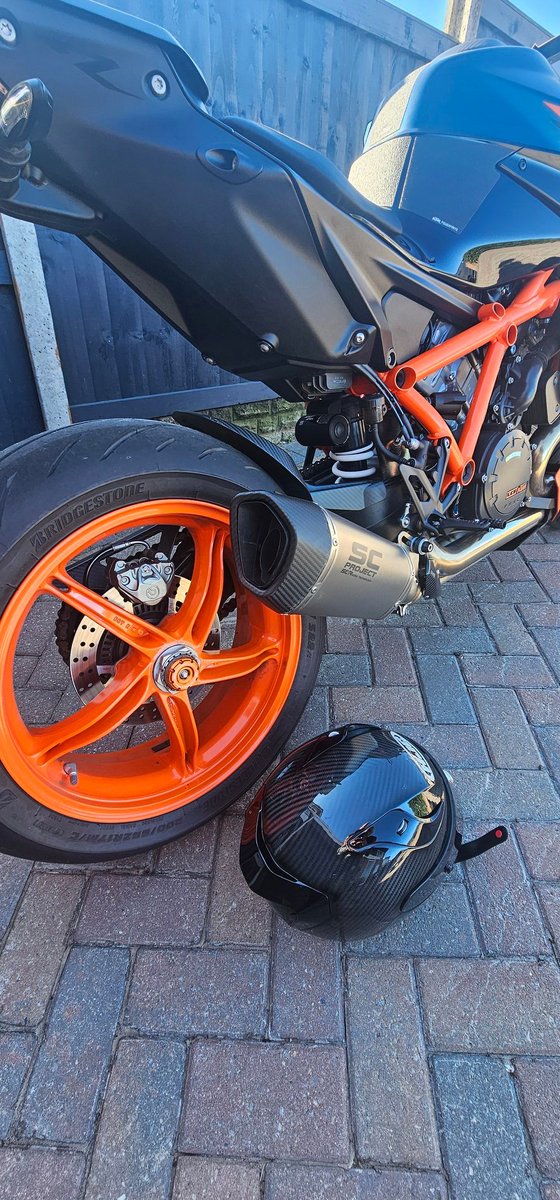 AndrewJames18's tweet photo. The baffle may have to come out , I do love big Katy  ❤️ #superduke #1290r #lovebikes #ktm #freedom https://t.co/7O1XNQjx9Z