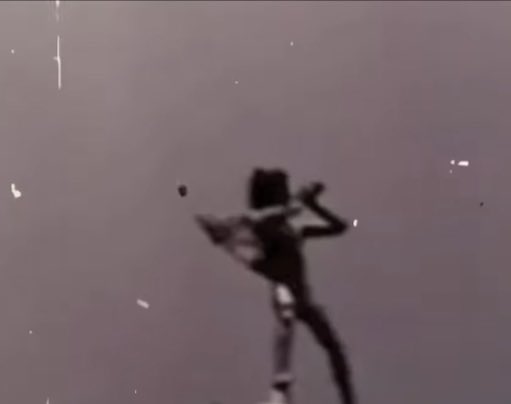 IIICAIMANIII's tweet image. I have a better picture of a non headgear/helmet wearing #ET/“#alien” and they’re not the “terminator” type beings, they’re human like.

And they posses some type of anti gravity thing.

Here’s the pic: