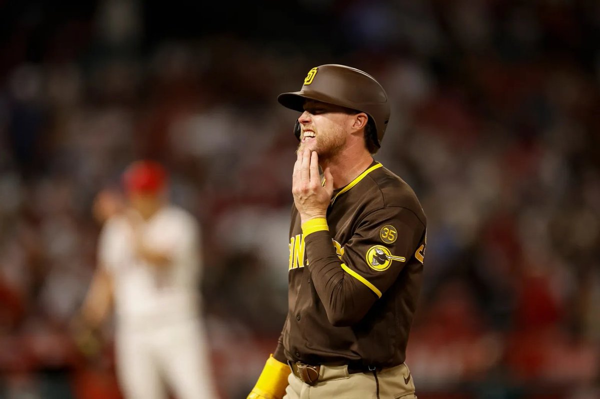 sdutSanders's tweet image. #Padres pregame:

Jake Cronenworth sits even as #Angels change LHP Reid Detmers for RHP Walbert Urena. Tatis at 2nd for third time, lineups and a look at Michael King. 

sandiegouniontribune.com/2026/04/19/pad…