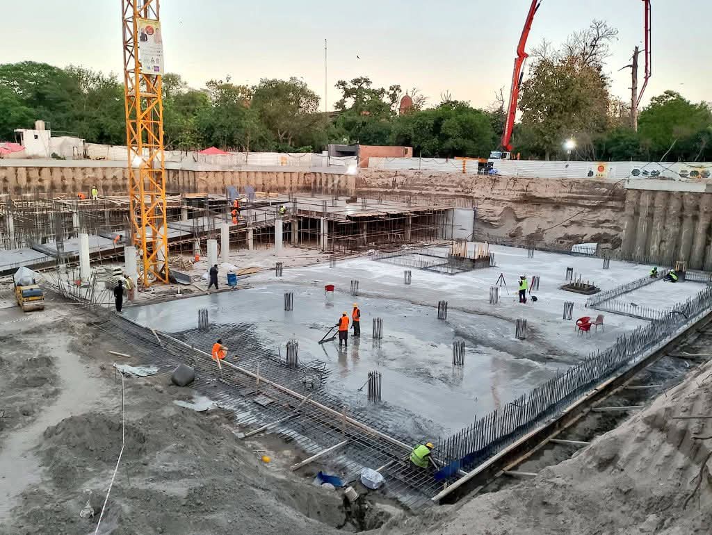 developingpak's tweet image. Nair Bagh Lahore Underground Parking Plaza Under Construction.

#Lahore #NasirBagh #ParkingPlaza #Punjab #Pakistan 🇵🇰