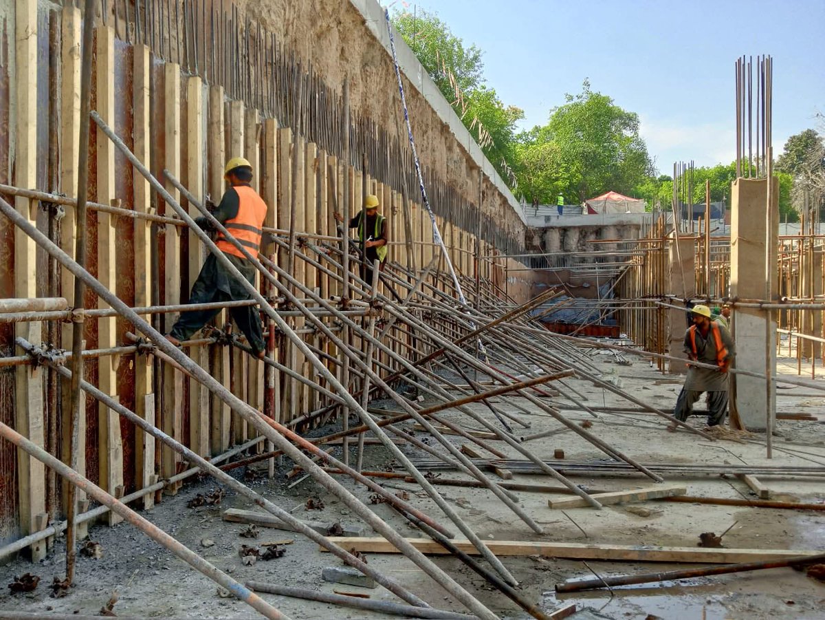 developingpak's tweet image. Nair Bagh Lahore Underground Parking Plaza Under Construction.

#Lahore #NasirBagh #ParkingPlaza #Punjab #Pakistan 🇵🇰