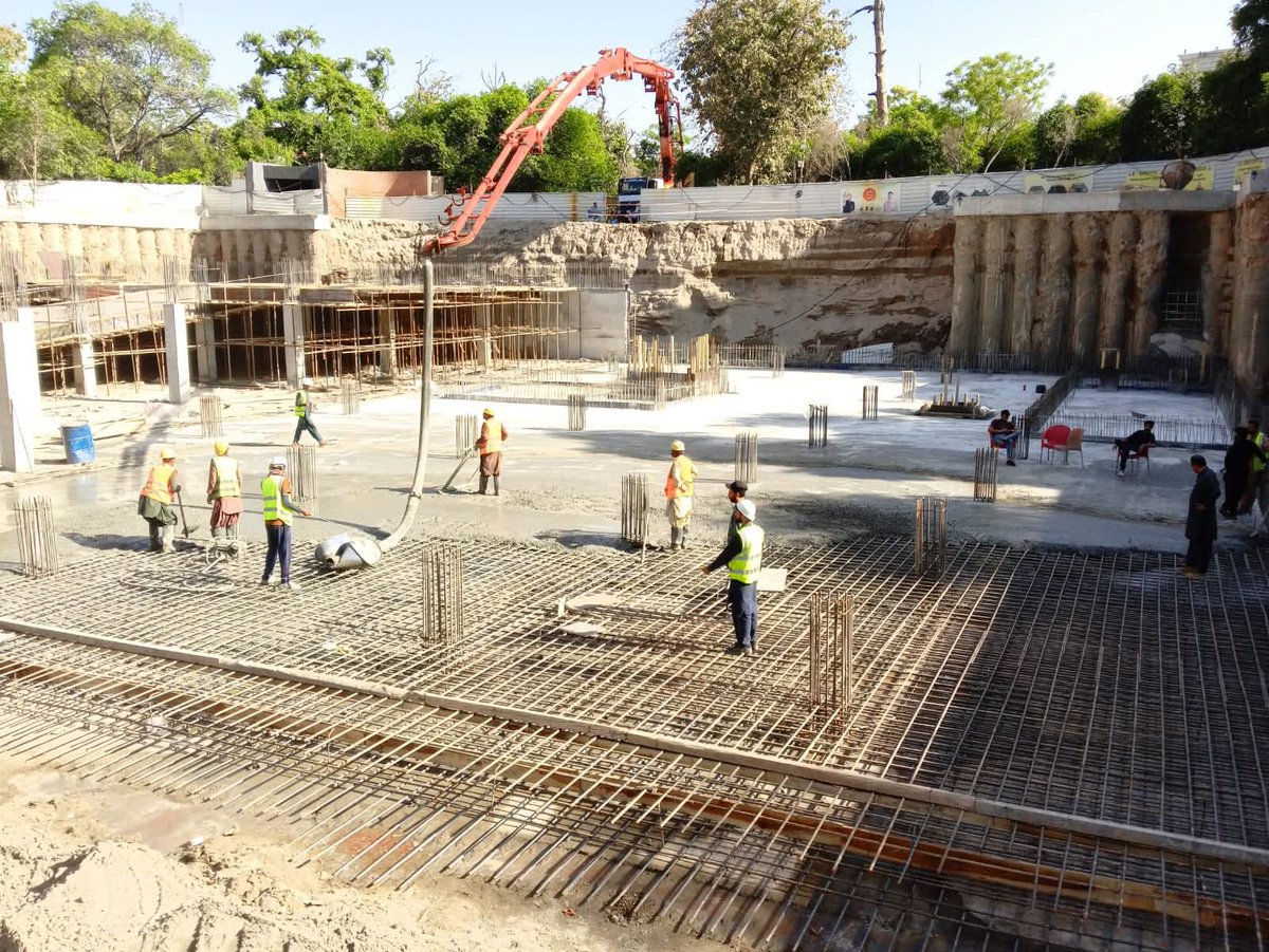 developingpak's tweet image. Nair Bagh Lahore Underground Parking Plaza Under Construction.

#Lahore #NasirBagh #ParkingPlaza #Punjab #Pakistan 🇵🇰