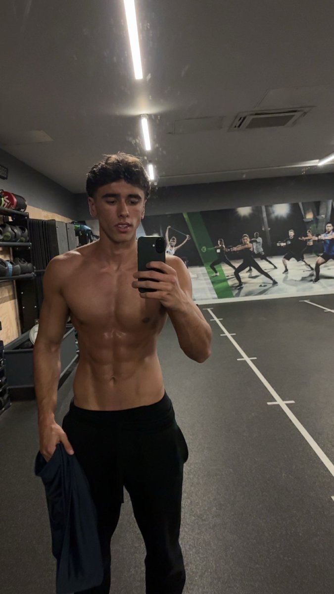 Larryalpha tweet media