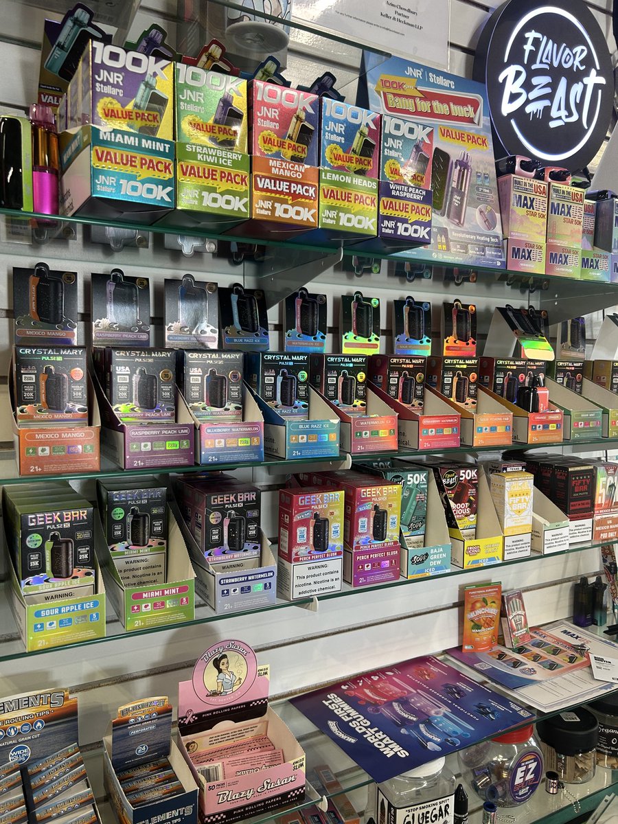ZenBlendz's tweet image. Fully stocked up!!     #HoustonTX #vapeshop #smokeshop #montrose #vintagevibes