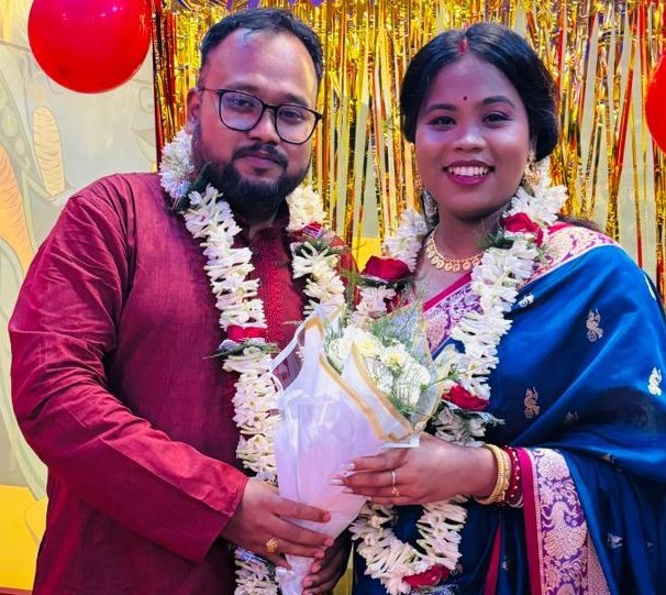 Sumana003's tweet photo. সে তো জানে গোলাপ আমার কত্তো পছন্দের 💐❣️ https://t.co/YlplYjvY4K