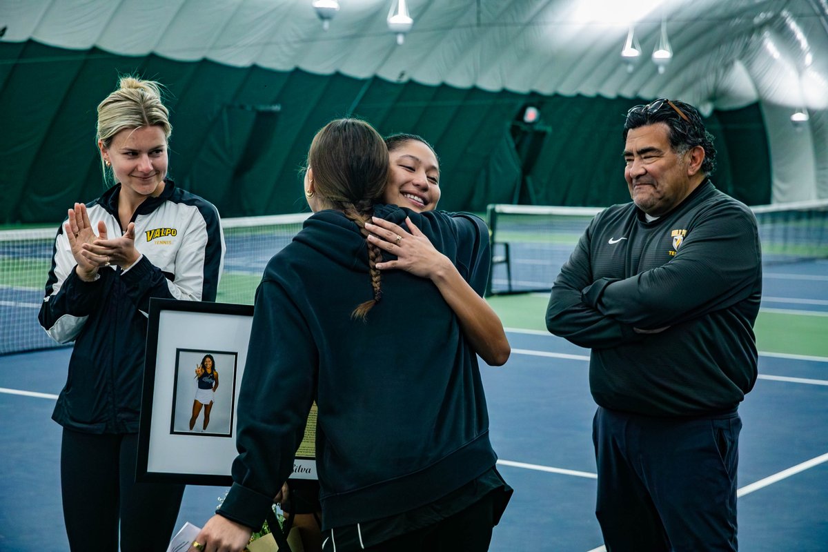 valpoathletics's tweet photo. 🥹 Senior Day
6-1 win over UNI to close it out ✅   

Dear Bob, Olivia, Moira and Madi: Thank you for all you have done for @ValpoWT. #GoValpo #ValpoFamily https://t.co/pav85oQasr
