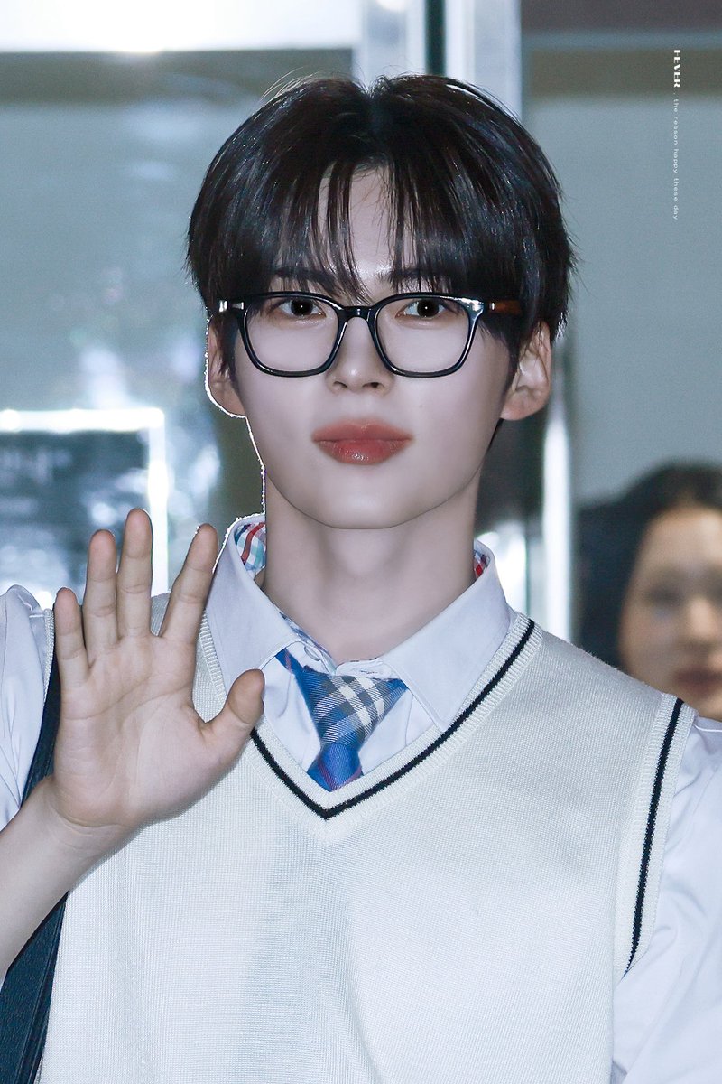 SUNG HANBIN CHARTS tweet media