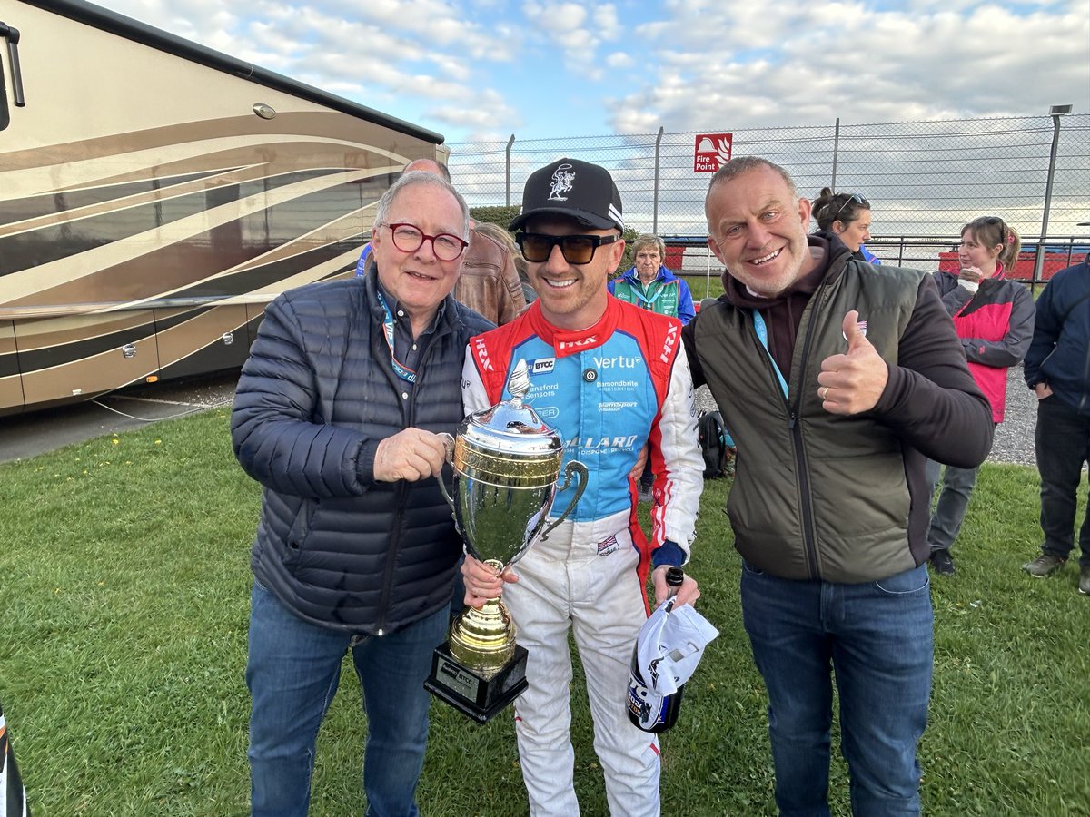 DaveWebster1983's tweet photo. @CollardRob @RickyCollard @btcctopfan @Excelr8M just a couple for you boys absolutely bloody brilliant podium Ricky https://t.co/9PrHXthBNT