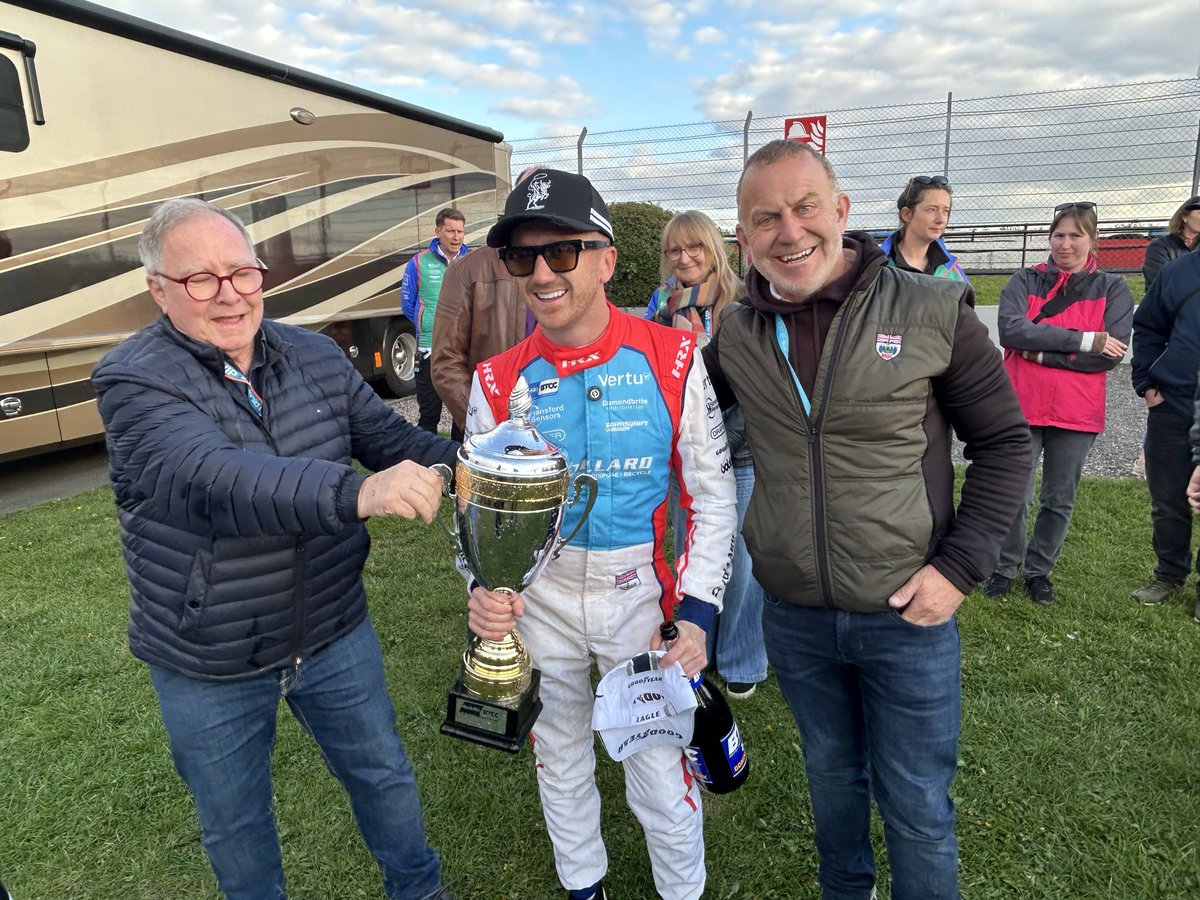 DaveWebster1983's tweet photo. @CollardRob @RickyCollard @btcctopfan @Excelr8M just a couple for you boys absolutely bloody brilliant podium Ricky https://t.co/9PrHXthBNT
