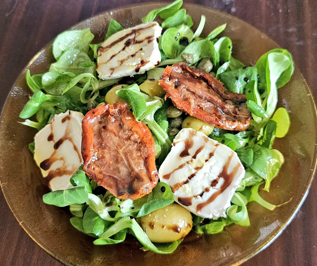 🅹🅾🅷🅽 🆂🅼🅸🆃🅷®️ tweet media