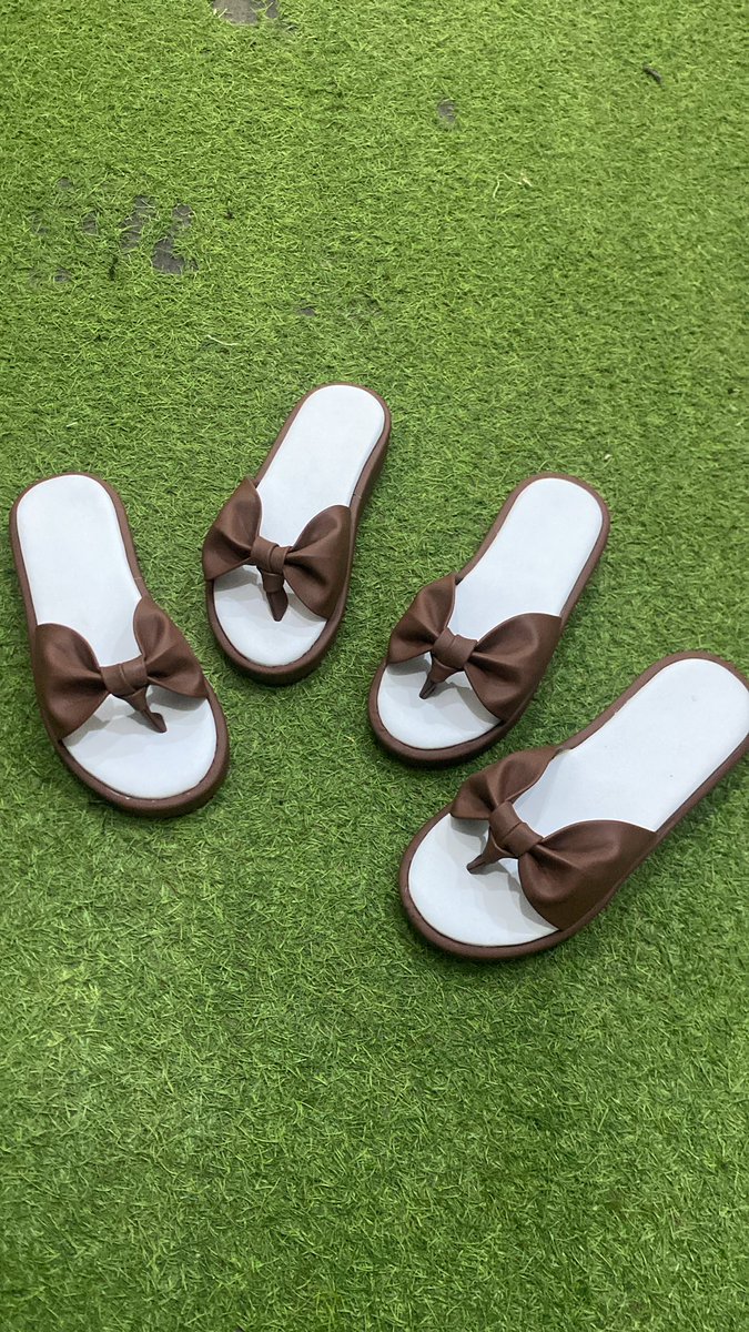 AHusmaaniy's tweet image. No stress, just step in style 😎  
Different slides, same premium quality  

DM or WhatsApp 👉 wa.me/2349165414122

#nigeria2027 #Slides
#MenStyle #LagosFashion