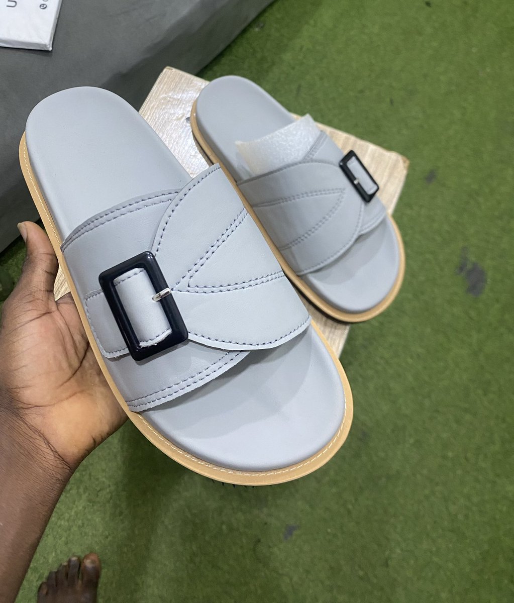 AHusmaaniy's tweet image. No stress, just step in style 😎  
Different slides, same premium quality  

DM or WhatsApp 👉 wa.me/2349165414122

#nigeria2027 #Slides
#MenStyle #LagosFashion