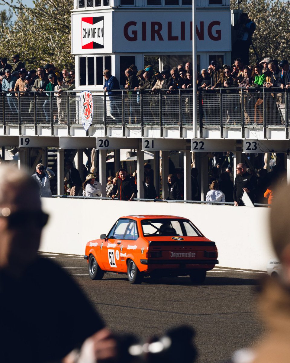 GoodwoodRRC's tweet image. There are few races which match the excitement of the Win Percy Trophy, and at #83MM it delivered once again!

Dave Devine and his legendary touring car co-driver Rob Huff took the aggregate win in their #Ford Escort RS2000, but they had a fierce challenge from the No.65 #Mini,