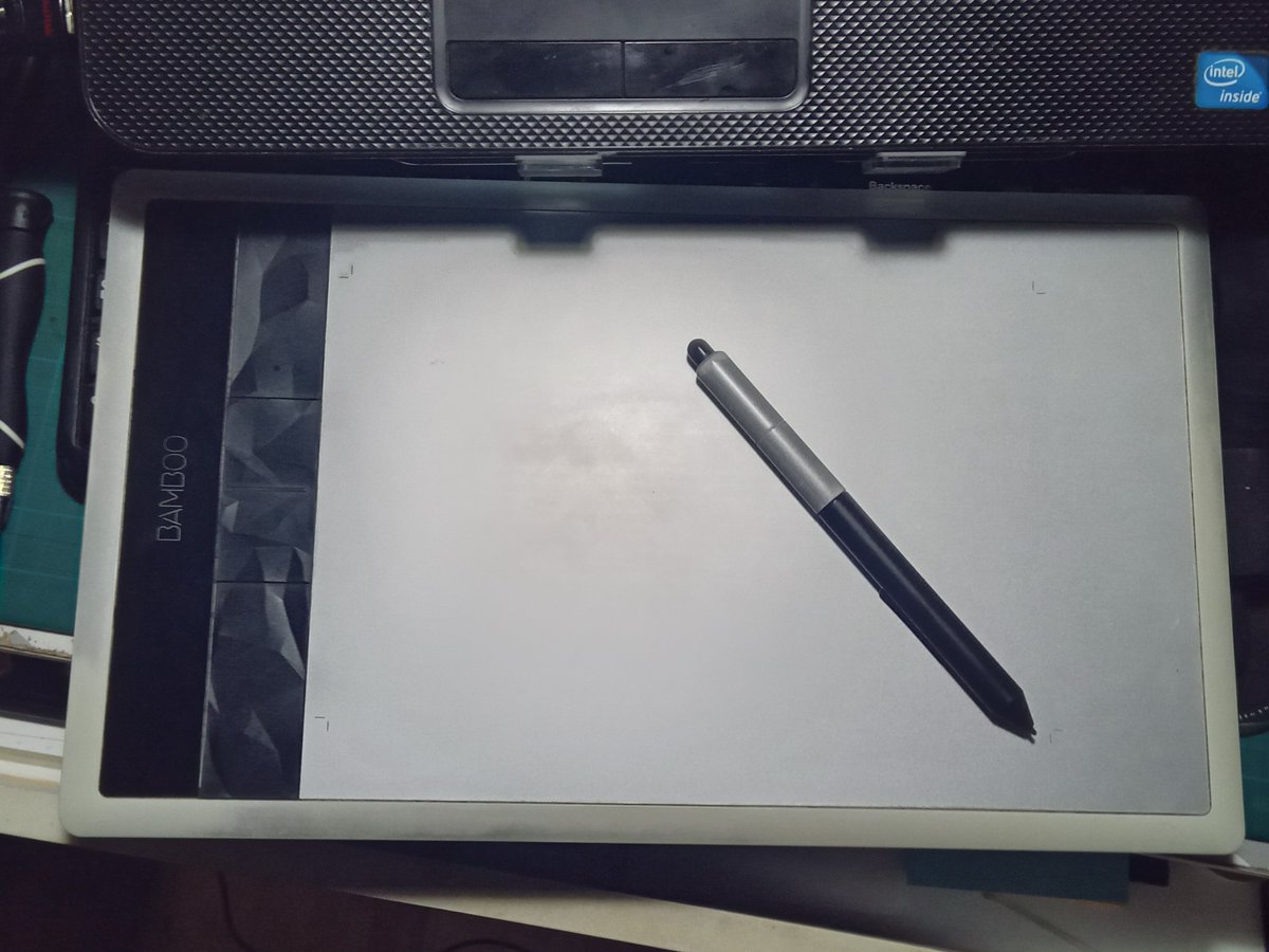 BeanibroM's tweet photo. I have an ⚠️emergency⚠️ right now; my art tablet that I've been using on my laptop just broke! I've been using it for more than a decade, and it's helped me make many of the artworks I've posted up until this point. I'm devastated right now😰 https://t.co/A3gS2RKikh