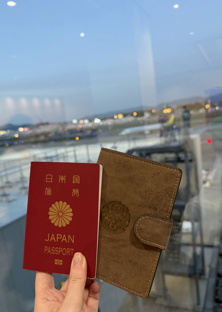 JahnehO's tweet image. Mga Kaps baka pwede natin sila matulungan. Taiwanese A’Tin Gabe lost her phone and Japanese A’TİN lost her passport. If we can share it sa other socmed apps baka sakaling makahelp tayo kawawa naman sila. Thank you mga kap. 🙏💙

#atin #sb19 #everyone #ppop #foryou