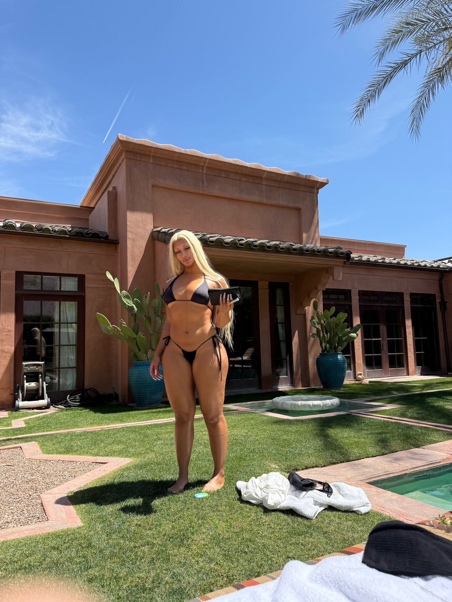 Naomi Sharon tweet media