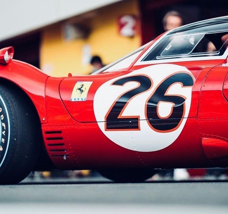 Retromania4ever's tweet image. ✅⬜🟥 #Ferrari 330 P4