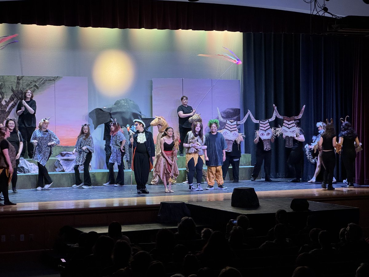 APMikeLavelle's tweet photo. The final showing of Lion King Jr., today at the Quaboag Auditorium was a huge hit!! #goboag🦁🎭 https://t.co/5HRmAZuRVx