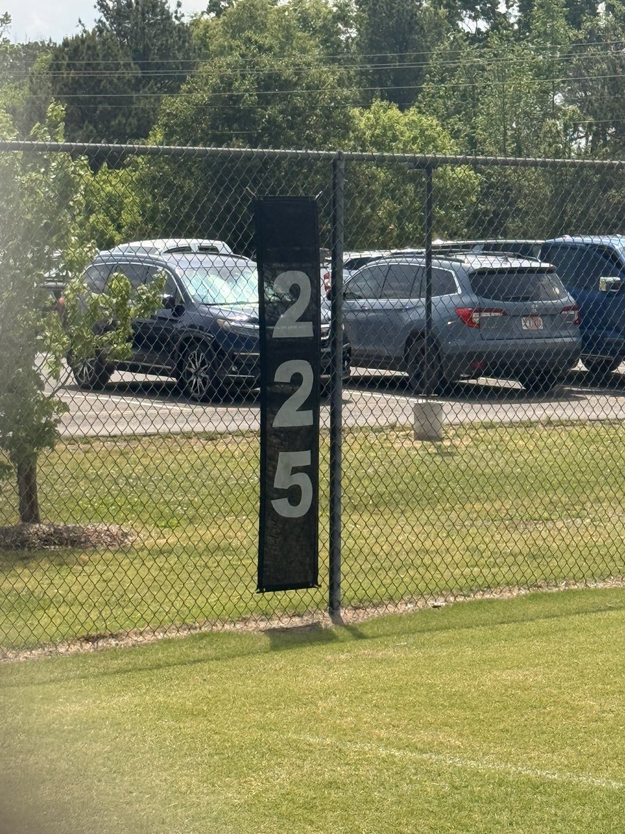 taylormixon2030's tweet image. First 💣 of the spring … on a field 225ft with room to spare 💪🏾.  #dominate #faMily #GoodVibesOnly 

@GAMojo2012 
@SoftballDown 
@Softball_Wolves 
@FSU_Softball 
@LineDsoftball 
@FSU_CoachWilson 
@jodydavidson 
@GamecockSoftbll 
@ashleychastain