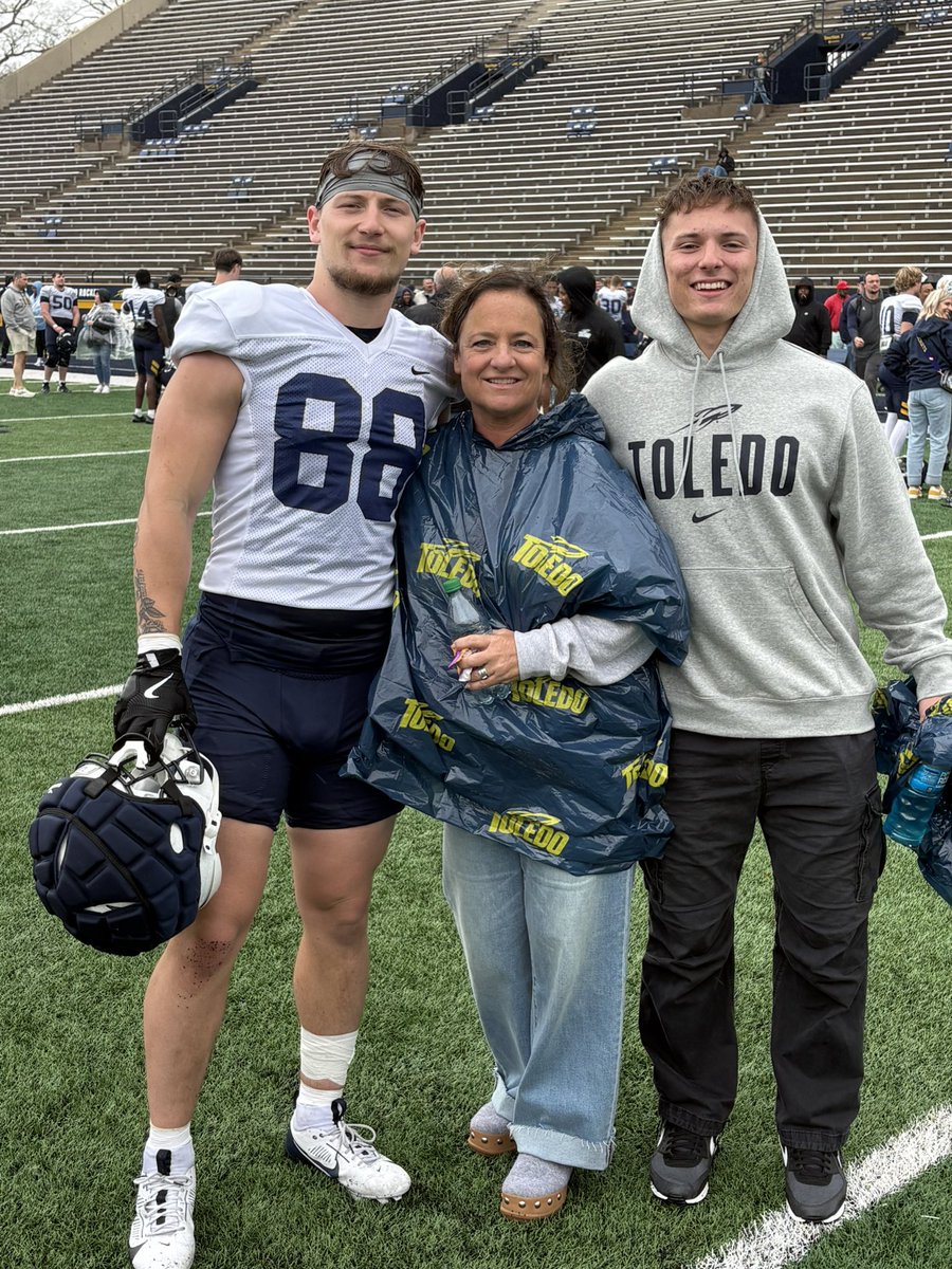 JacobNewell17's tweet photo. Spring game! https://t.co/z1MVak5UeU