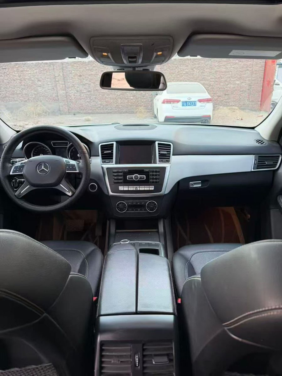 ezechukwuantho5's tweet photo. Model : 2015 ML400 with a 6-cylinder engine
Mileage: 47,000
To your doorstep 25M
No hidden charges
#ml400 #nohiddencharges #doorstepdelivery #luxurycarsauto https://t.co/BbB83LviVn
