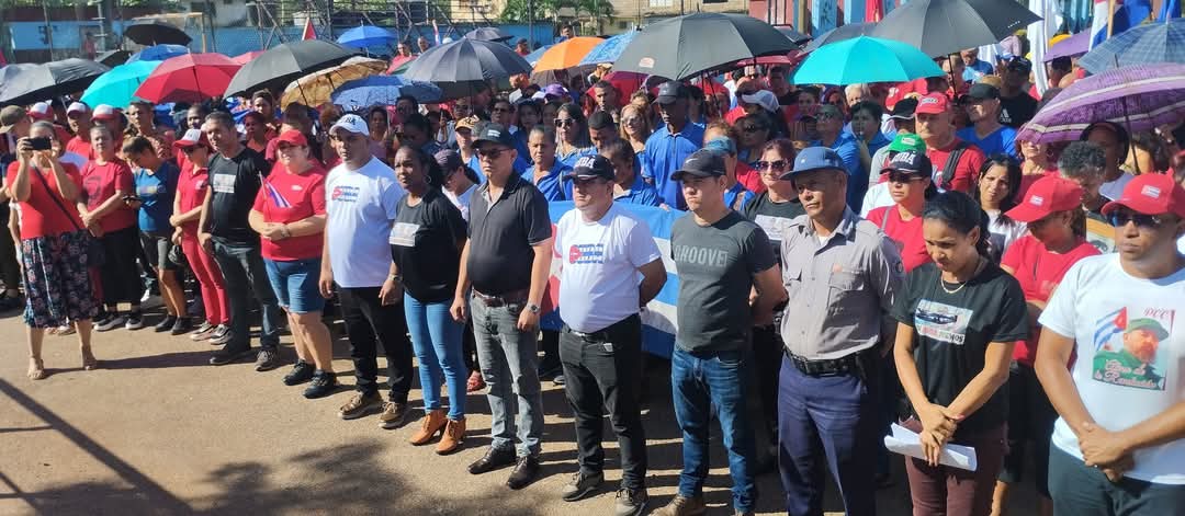 Serconi2022's tweet photo. 🇨🇺Hace 65 años, Girón fue la primera gran derrota del imperialismo en América. Hoy, #GirónEsHoy.Desde Moa hasta cada rincón de Cuba, el pueblo firma su compromiso: ni un paso atrás. El bloqueo duele, pero no rinde. Porque la Patria no se firma con miedo, se defiende con dignidad. https://t.co/wUtuAKOnuE